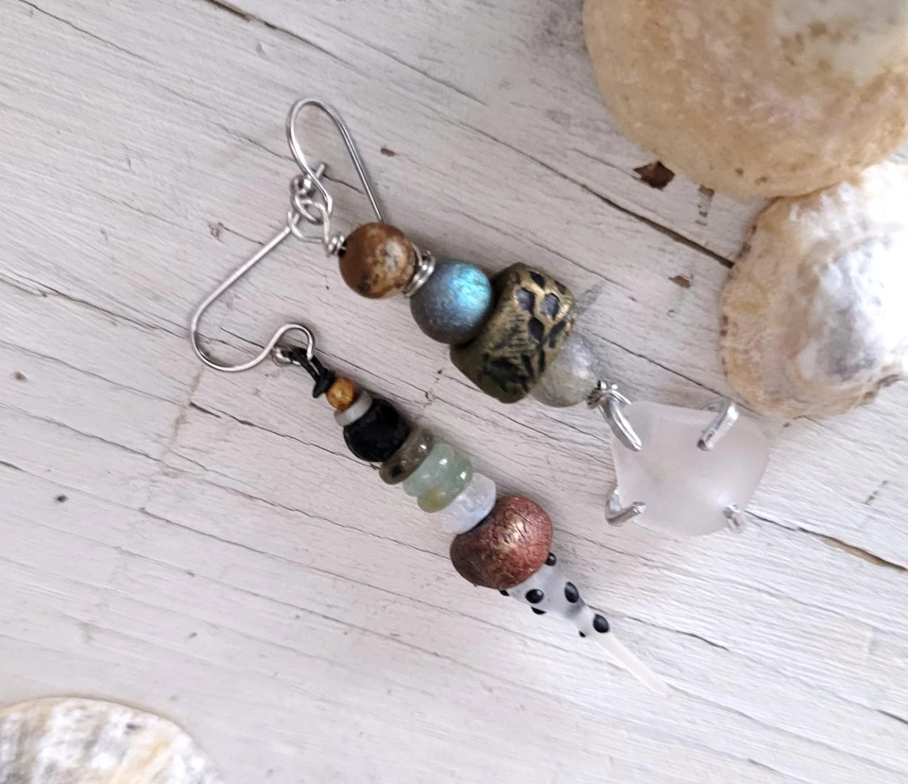 Eclectic, asymmetrical, tribal, grungy earrings: glass pebbles.. – photo 5